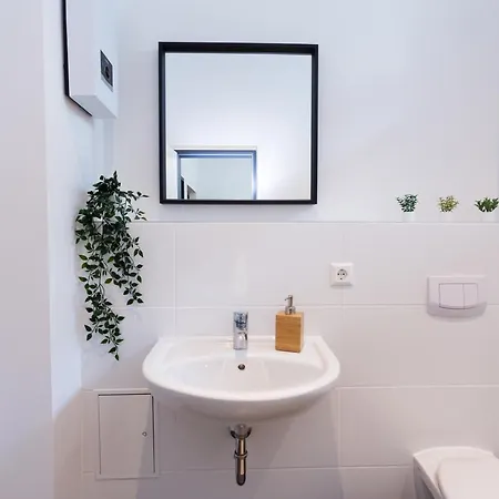 Fullhouse - - R11 - Marketplace קמניץ