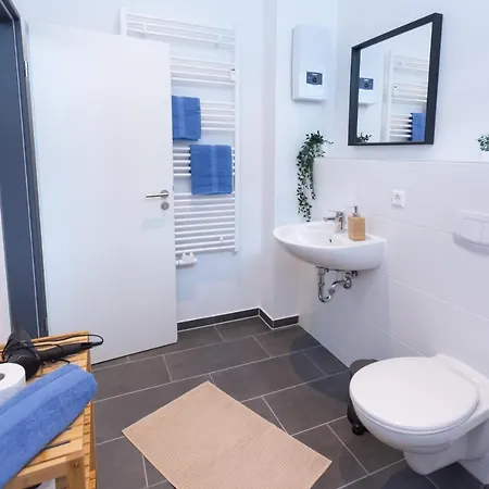 Fullhouse - - R11 - Marketplace * קמניץ