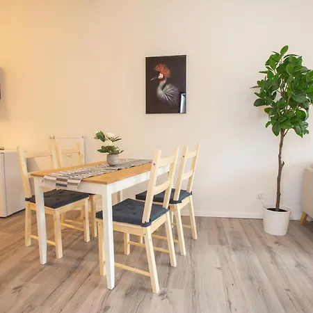 Fullhouse - - R11 - Marketplace *