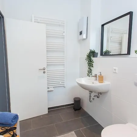 Fullhouse - - R11 - Marketplace קמניץ