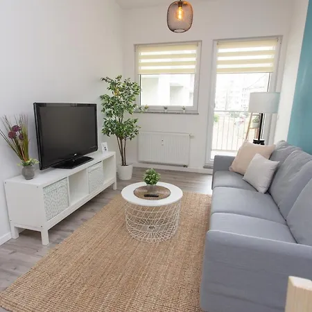 Fullhouse - - R11 - Marketplace דירה קמניץ