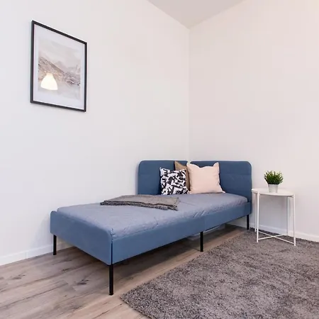 Fullhouse - - R11 - Marketplace דירה *