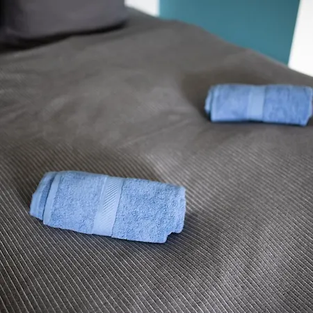 Fullhouse - - R11 - Marketplace