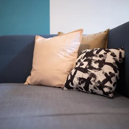 Fullhouse - - R11 - Marketplace