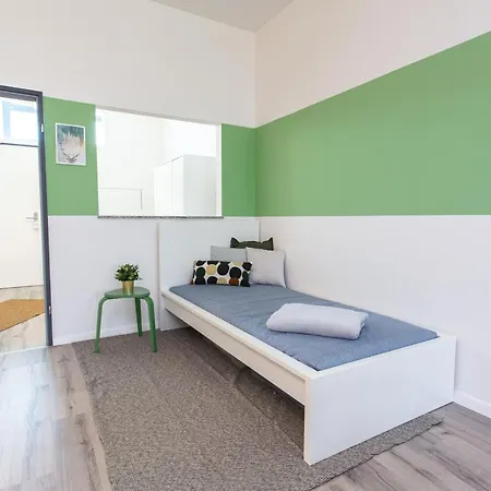 Fullhouse - - R11 - Marketplace *