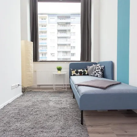 Fullhouse - - R11 - Marketplace